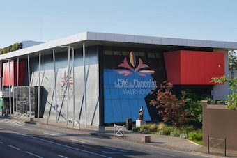 Une escale gourmande sur la route des vacances à la Cité du chocolat Valrhona
