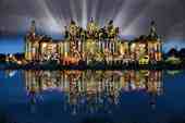 Jusqu'au 30 septembre - Chambord, rêve de lumières. Un nouveau son et lumière à la mesure du château Jusqu'au 30 septembre - Chambord, rêve de lumières. Un nouveau son et lumière à la mesure du château