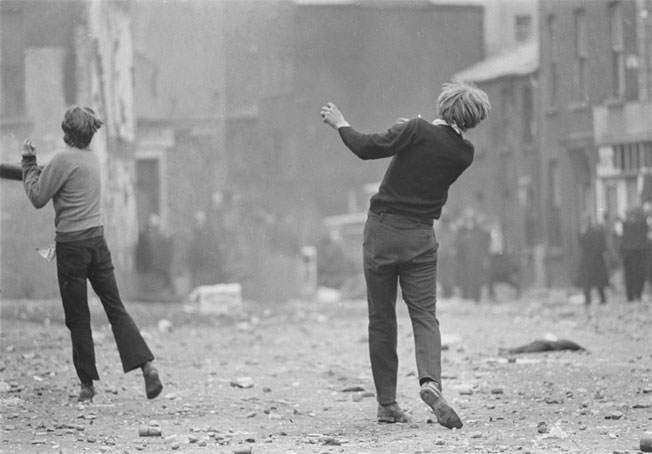 Gilles Caron, Manifestations anticatholiques à Londonderry,  1969