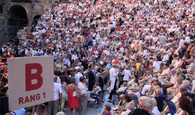 Dès ce lundi 3 octobre 2016, réservez vos places pour la 46ème édition des Chorégies d'Orange... Dès ce lundi 3 octobre 2016, réservez vos places pour la 46ème édition des Chorégies d'Orange...
