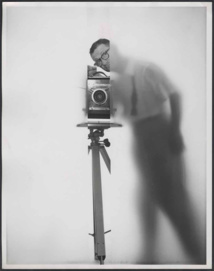 Erwin Blumenfeld autoportrait NY 1950 ˝ The Estate of Erwin Blumenfeld