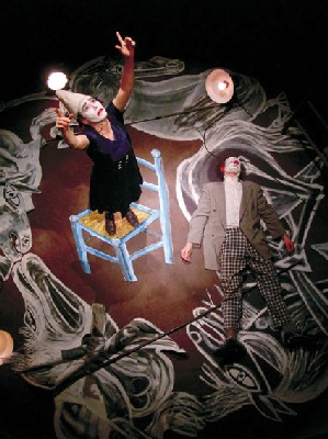 28/03 au 3/04 <> Augustes - Petit théâtre Baraque. Cirque intimiste. Au Toboggan à Décines (69)