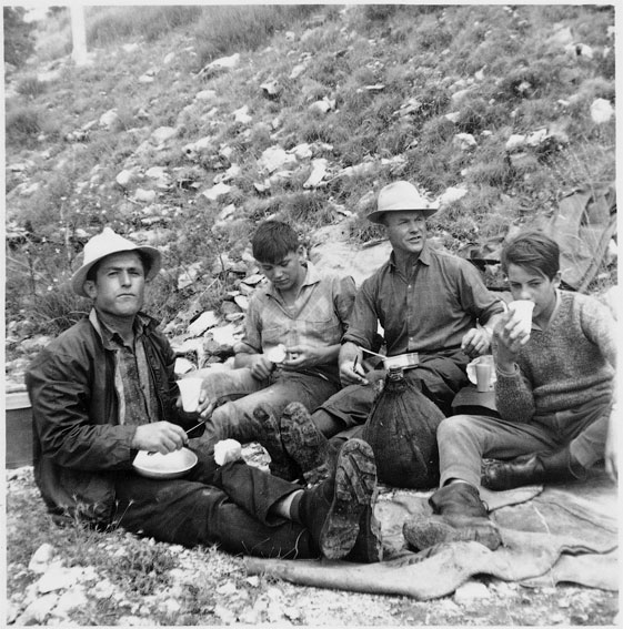 En transhumance, Francisco Belmonte (berger d’origine espagnole) Années 1970 Collection de Jean Solda