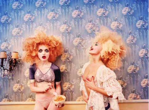 David LaChapelle, Milk Maidens, série Excess, 1996 David LaChapelle, Milk Maidens, série Excess, 1996