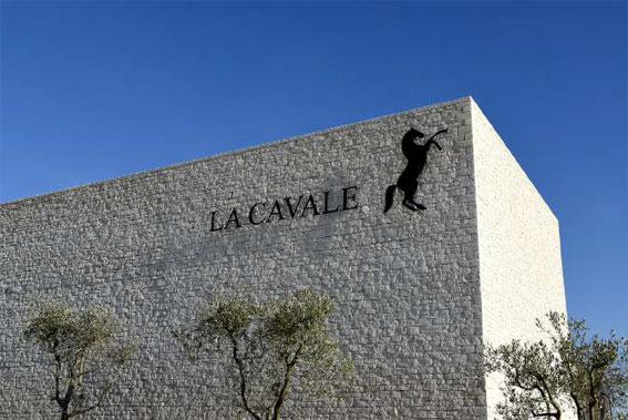 La Cavale, naissance d'un haut-lieu du Luberon, l’œuvre de Jean-Michel Wilmotte sort enfin de terre La Cavale, naissance d'un haut-lieu du Luberon, l’œuvre de Jean-Michel Wilmotte sort enfin de terre