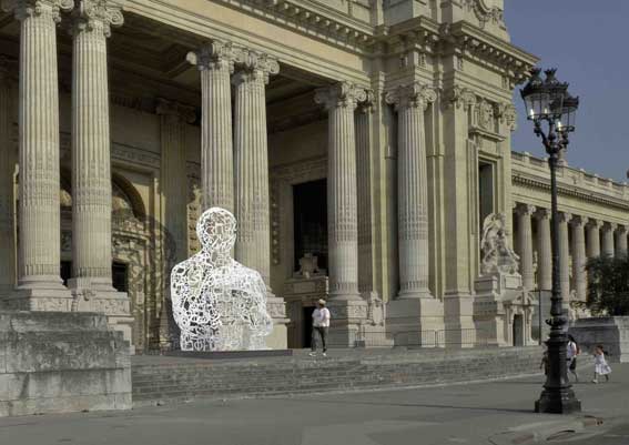 19 au 23 mars, Babel n’est plus une catastrophe ! sculpture NOSOTROS de Jaume Plensa, sur le parvis du Grand Palais