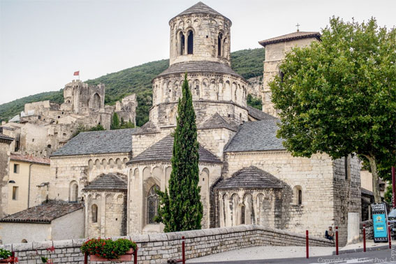 Abbatiale de Viviers © Joot Prod