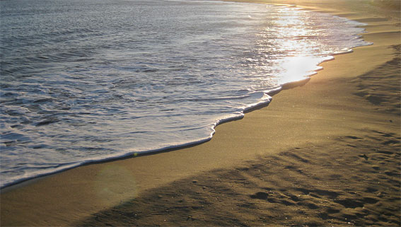 « La mer, la mer toujours recommencée.»  Paul Valéry