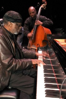 29 avril, Ahmad Jamal - concert jazz à 20h30 au Théâtre de Vénissieux 29 avril, Ahmad Jamal - concert jazz à 20h30 au Théâtre de Vénissieux