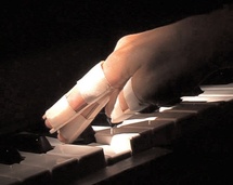 Su-Mei Tse, Das Wohltemperierte Klavier, 2001. Vidéo, couleur, sonore Coll. Frac Lorraine. © D.R. Su-Mei Tse, Das Wohltemperierte Klavier, 2001. Vidéo, couleur, sonore Coll. Frac Lorraine. © D.R.