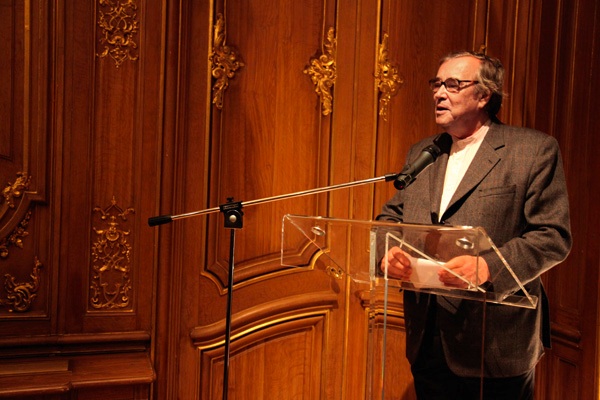 Gilles Fuchs, président de l'ADIAF annonce les artistes nommés pour le prix marcel duchamp 2010