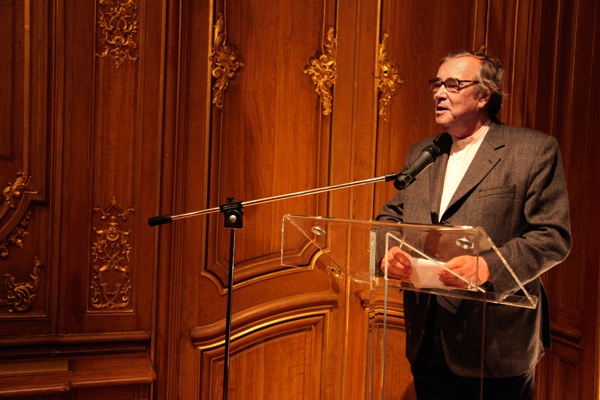 Gilles Fuchs, président de l'ADIAF annonce les artistes nommés pour le prix marcel duchamp 2010 Gilles Fuchs, président de l'ADIAF annonce les artistes nommés pour le prix marcel duchamp 2010