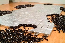 Gratification immédiate (territoire morcellé), 1995-2009 Argile, aluminium Courtesy Galerie Carlier | Gebauer, Berlin Gratification immédiate (territoire morcellé), 1995-2009 Argile, aluminium Courtesy Galerie Carlier | Gebauer, Berlin