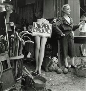 Willy Ronis, Marché aux puces, 1948. Tirage argentique 40 x 30 cm © Ministère de la culture et de la communication Willy Ronis, Marché aux puces, 1948. Tirage argentique 40 x 30 cm © Ministère de la culture et de la communication