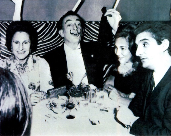 Salvador Dali, Gala & Beniamino Levi, dans les années 70. Archives Personnelles de M. Levi Salvador Dali, Gala & Beniamino Levi, dans les années 70. Archives Personnelles de M. Levi