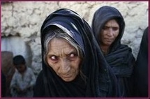 Reporters sans frontières, 100 photos, de Pierre et Alexandra Boulat pour la liberté de la presse au Petit Palais, du 9 septembre 2010 au 27 février 2011 Reporters sans frontières, 100 photos, de Pierre et Alexandra Boulat pour la liberté de la presse au Petit Palais, du 9 septembre 2010 au 27 février 2011
