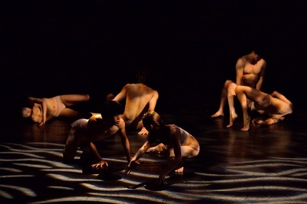 8 au 31 juillet 2010, Avignon Off, Fluide, Compagnie SEO (Corée du Sud) au théâtre Golovine 8 au 31 juillet 2010, Avignon Off, Fluide, Compagnie SEO (Corée du Sud) au théâtre Golovine