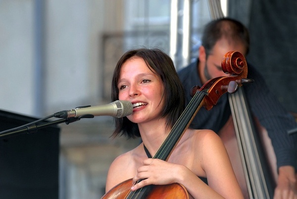 Anne Sila, chanteuse et violoncelliste © DR