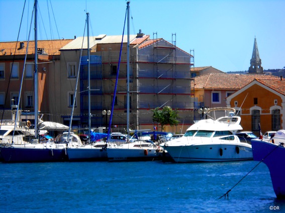 A voir cet été : peinture monumentale de Guillaume Bottazzi en cours de réalisation à Martigues du 10 au 28 août 2018