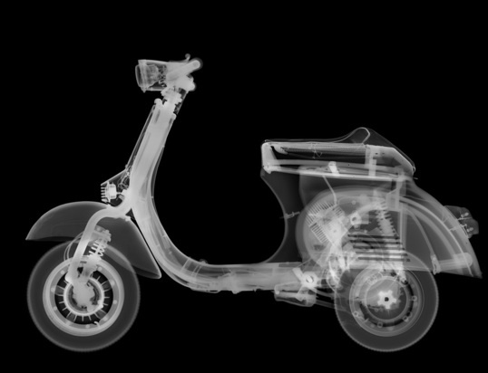 Exposition Nick Veasey : Radiographie de la mode à L’Espace La Vallée, du 19 mars au 4 septembre 2011