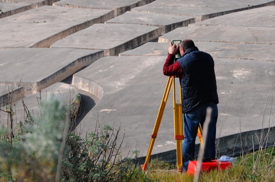 Gibellina Vecchia, 2010, Film Super 16 transféré en HD, 11’, Courtesy Galerie Michel Rein, Paris et Motive Gallery, Amsterdam. Gibellina Vecchia, 2010, Film Super 16 transféré en HD, 11’, Courtesy Galerie Michel Rein, Paris et Motive Gallery, Amsterdam.
