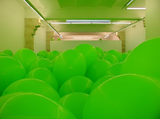 Martin Creed, Work n°262, Half the Air in a Given Space, 2011. Photo © Frac LR Martin Creed, Work n°262, Half the Air in a Given Space, 2011. Photo © Frac LR