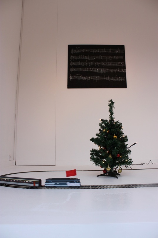 On va au dépôt de munitions et on revient, bougez pas à La Vitrine Régionale d'Art Contemporain, Millau On va au dépôt de munitions et on revient, bougez pas à La Vitrine Régionale d'Art Contemporain, Millau