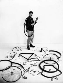 Le Vélo de Tati, 1949 © Atelier Robert Doisneau