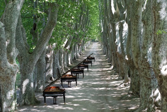 La Roque d'antheron, pianos sous les arbres © Denijs De Winter La Roque d'antheron, pianos sous les arbres © Denijs De Winter