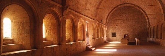 Cloître de l'abbaye de Thoronet © DR