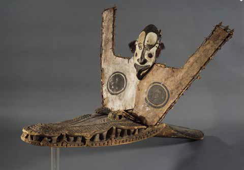 Sabi ou savi, bouclier de pirogue, Papouasie-Nouvelle-Guinée © MKB, Peter Horner Sabi ou savi, bouclier de pirogue, Papouasie-Nouvelle-Guinée © MKB, Peter Horner