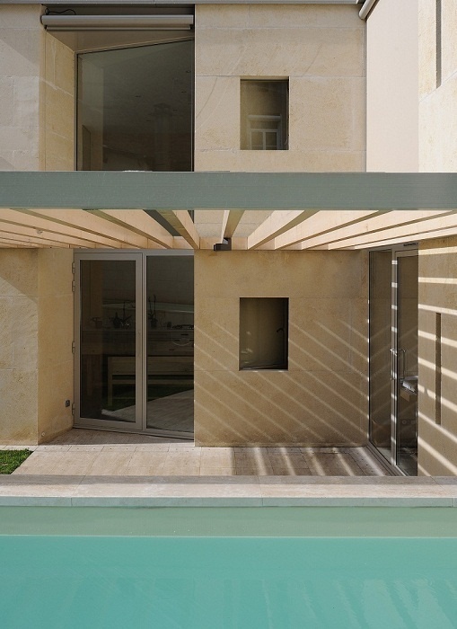 maison Besson-Gabet, 2011, Lyon Croix Rousse, © studio Eric Saillet maison Besson-Gabet, 2011, Lyon Croix Rousse, © studio Eric Saillet