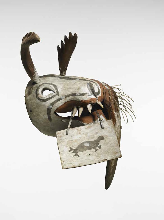 Masque cérémoniel « kegginaquq », Bois, poils, fibres végétales, pigments, 50 x 36 x 34 cm © musée du quai Branly - Jacques Chirac, photo Thierry Ollivier, Michel Urtado Masque cérémoniel « kegginaquq », Bois, poils, fibres végétales, pigments, 50 x 36 x 34 cm © musée du quai Branly - Jacques Chirac, photo Thierry Ollivier, Michel Urtado