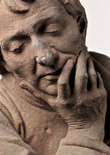 Nicolas de Leyde, Buste d’homme accoudé, Strasbourg, 1463. Grès rose. Strasbourg, Musée de l’OEuvre Notre-Dame. Photo: M. Bertola