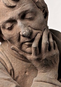 Nicolas de Leyde, Buste d’homme accoudé, Strasbourg, 1463. Grès rose. Strasbourg, Musée de l’OEuvre Notre-Dame. Photo: M. Bertola Nicolas de Leyde, Buste d’homme accoudé, Strasbourg, 1463. Grès rose. Strasbourg, Musée de l’OEuvre Notre-Dame. Photo: M. Bertola