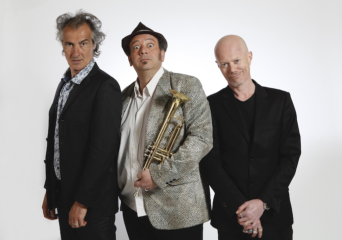 Les Escrocs avec Eric Toulis, Koury, Dr Morel, théâtre Jacque Bodoin à Tournon, le 4 octobre '19 Les Escrocs avec Eric Toulis, Koury, Dr Morel, théâtre Jacque Bodoin à Tournon, le 4 octobre '19