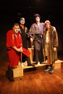 Le Chameau qui voulait être mangé, théâtre Marie-Jeanne, Marseille Le Chameau qui voulait être mangé, théâtre Marie-Jeanne, Marseille