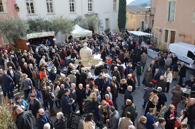 Marché aux truffes, place de l'Esplan © Marché des Trufficulteurs de Saint Paul Trois Châteaux