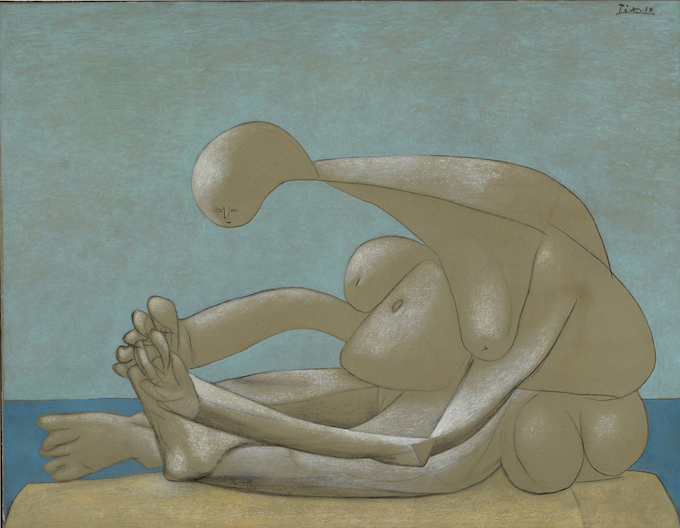 Pablo Picasso, Femme assise sur la plage, 1937 © Succession Picasso, 2020. Image © Lyon MBA - Photo Alain Basset