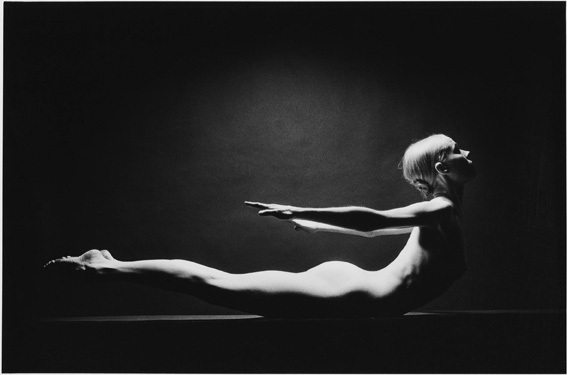 Photo © Jeanlou Sieff : Carlyn Carlson. Paris, 1974 Photo © Jeanlou Sieff : Carlyn Carlson. Paris, 1974