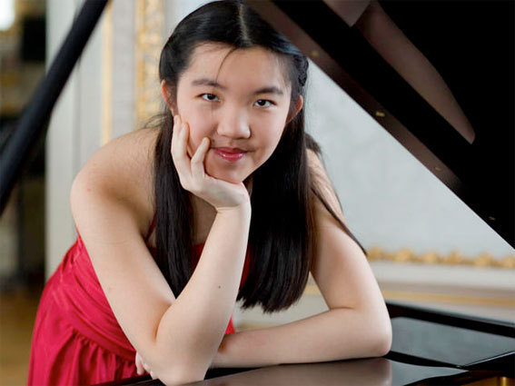 Une brillante Mélodie Zhao au festival Liszt en Provence 2012, Château Saint-Estève à Uchaux (Vaucluse)