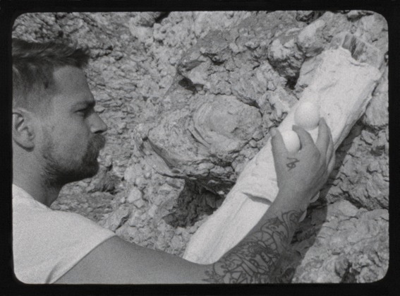 Henrik Plenge Jakobsen, Littorina Littorea, Langhammers, 2011 - 16 mm film noir et blanc. Henrik Plenge Jakobsen, Littorina Littorea, Langhammers, 2011 - 16 mm film noir et blanc.
