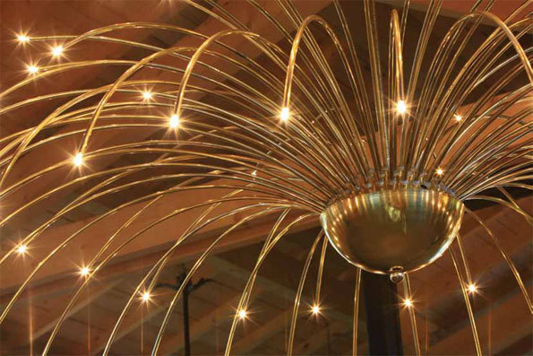ARTIFICE. Lustre danois de 1980, provenant d'une demeure privée du Jutland. ARTIFICE. Lustre danois de 1980, provenant d'une demeure privée du Jutland.