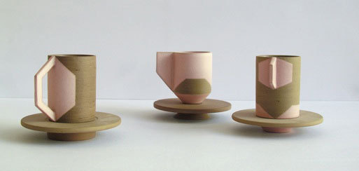 Hélène Morbu, Tasses et sous-tasses, 2011. Grès émaillé © Hélène Morbu Hélène Morbu, Tasses et sous-tasses, 2011. Grès émaillé © Hélène Morbu