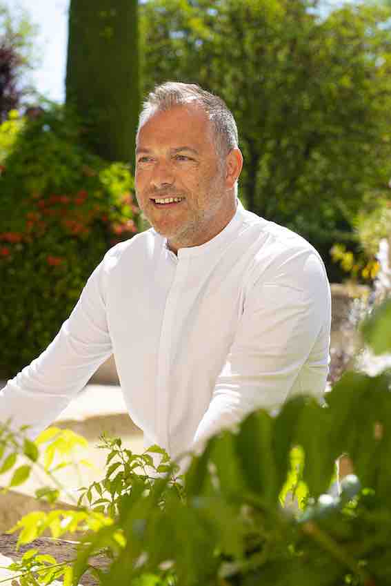 Uchaux (84). Une étoile Michelin pour le Château de Massillan et son Chef Christophe Chiavola Uchaux (84). Une étoile Michelin pour le Château de Massillan et son Chef Christophe Chiavola