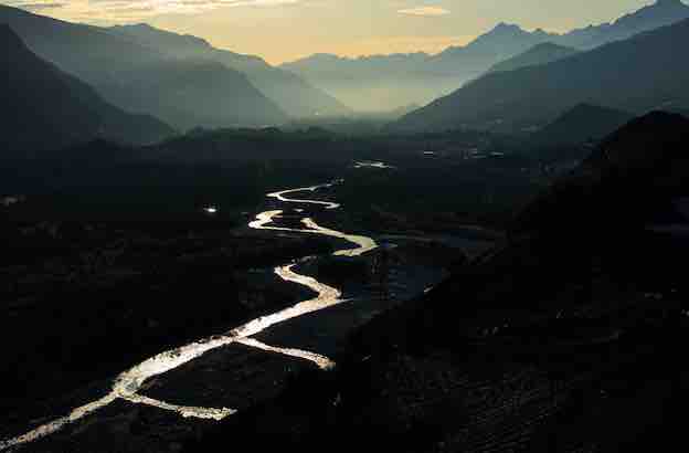 Paris, grilles du jardin du Luxembourg. « Visages du Rhône, le fleuve-roi », photos de Camille Moirenc, du 13 mars au 14 juillet 2020 Paris, grilles du jardin du Luxembourg. « Visages du Rhône, le fleuve-roi », photos de Camille Moirenc, du 13 mars au 14 juillet 2020