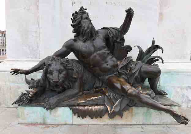 Guillaume Coustou, Le Rhône, bronze, H. 221 ; L. 347 cm ; Pr. 137 cm © Muriel Chaulet / Ville de Lyon Guillaume Coustou, Le Rhône, bronze, H. 221 ; L. 347 cm ; Pr. 137 cm © Muriel Chaulet / Ville de Lyon