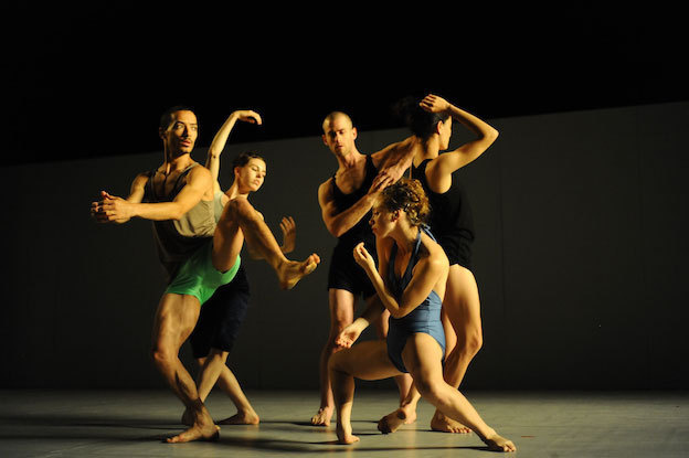 Sadeh 21 Batsheva Dance Cie © Gadi Dagon Sadeh 21 Batsheva Dance Cie © Gadi Dagon
