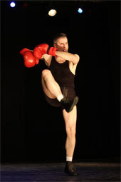 Tain-Tournon. Fatus, Un clown moderne, Grand Prix du Festival 2003  au 25ème Festival National des Humoristes Tain-Tournon. Fatus, Un clown moderne, Grand Prix du Festival 2003  au 25ème Festival National des Humoristes
