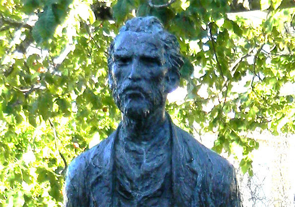 Statue de Van Gogh à St-Paul de Mausol © Pierre Aimar